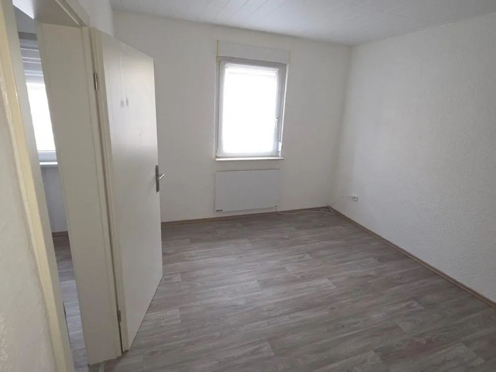 Student Room Seeks Student, Newly Renovated 3-Room Apartment
