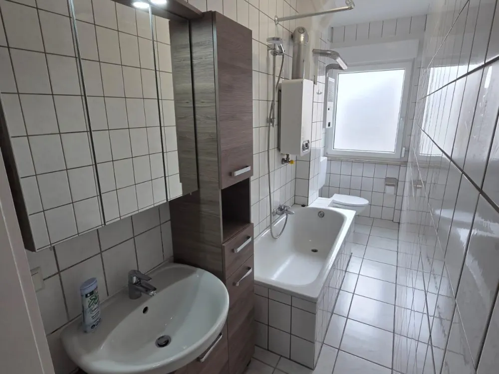 Student Room Seeks Student, Newly Renovated 3-Room Apartment