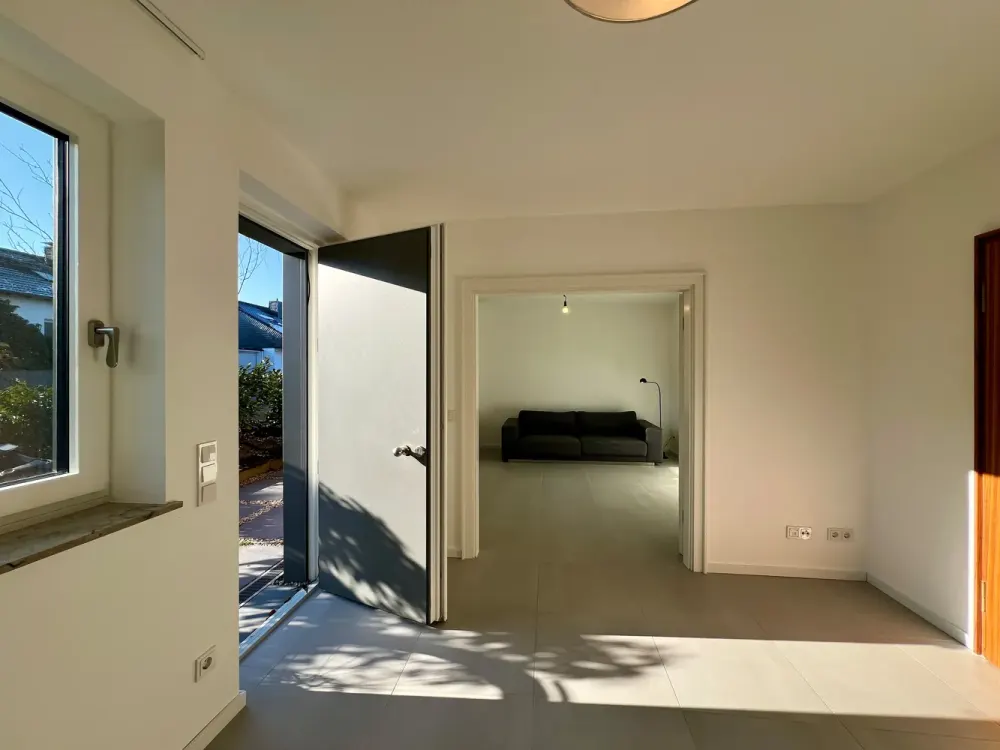 Kernsanierte 2,5-Zimmer Terrassen-Wohnung (50m2) im Musikantenviertel