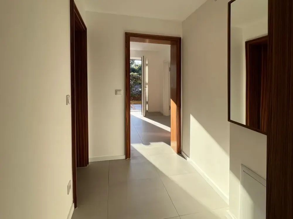 Kernsanierte 2,5-Zimmer Terrassen-Wohnung (50m2) im Musikantenviertel