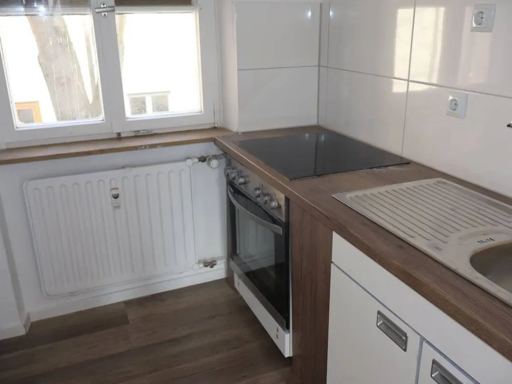Erstbezug in Sebald: Saniertes 1-Zimmer-Apartment mit Tageslichtbad & Küche