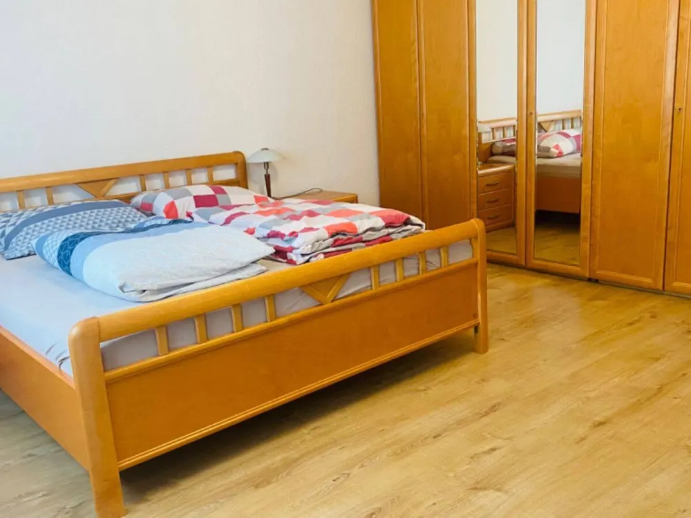 Wohnen auf Zeit Stuttgart Plieningen im möblierten WG-Zimmer Nähe Uni Hohenheim