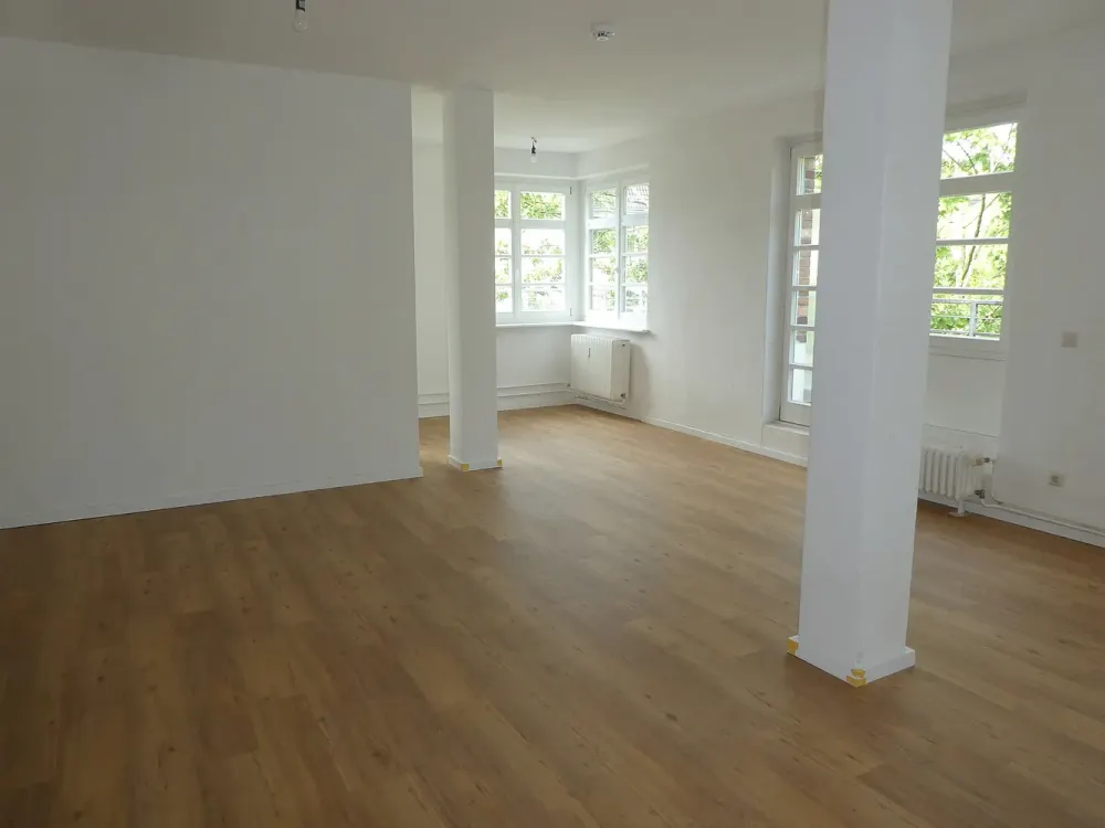 Drake- Ecke Margaretenstraße, Dachgeschoß Eck-Wohnung, RETRO-Bad - Terrasse - 1 Zimmer