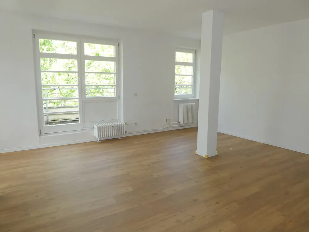 Drake- Ecke Margaretenstraße, Dachgeschoß Eck-Wohnung, RETRO-Bad - Terrasse - 1 Zimmer
