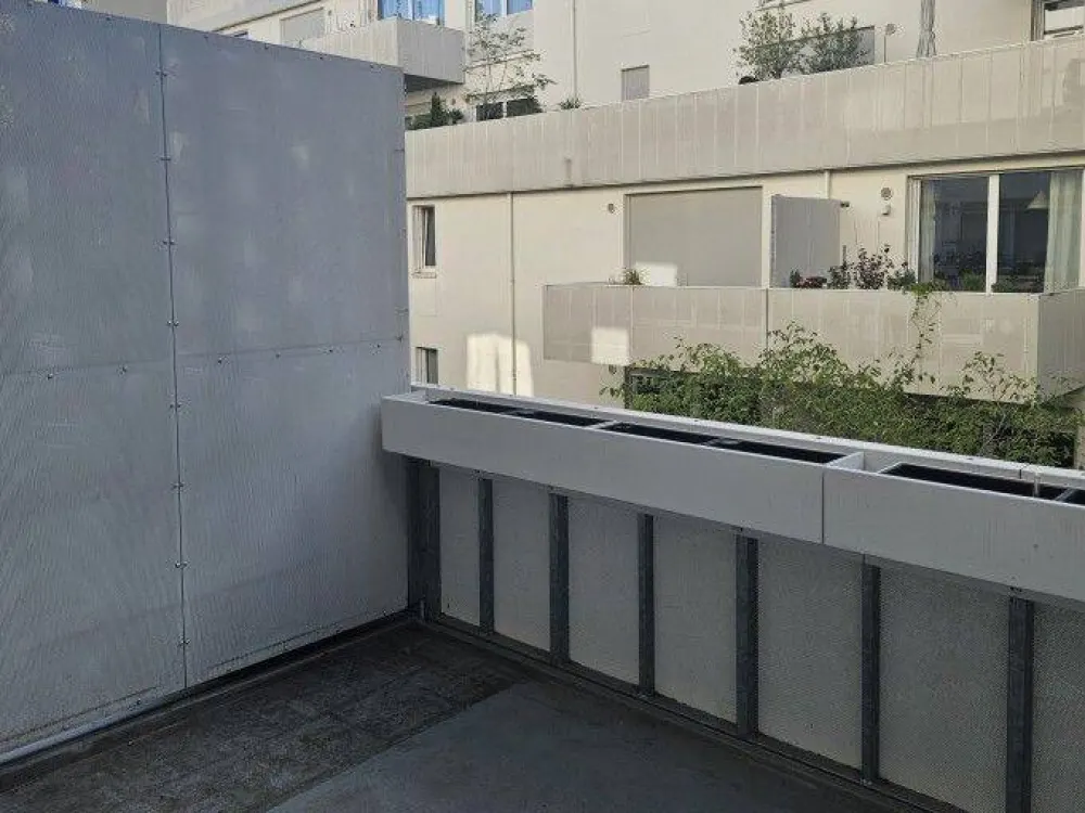 Extravagante Neubauwohnung mit Balkon und zwei Bädern!