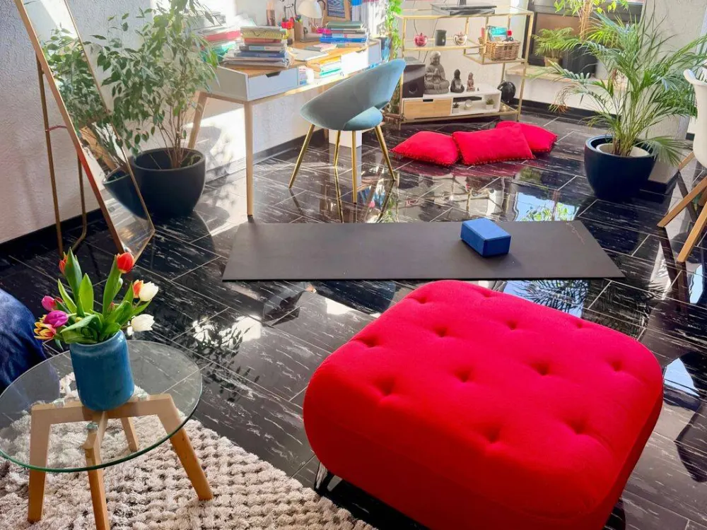 Schöne 2-Zimmer-Wohnung, ab Oktober frei. Inkl- Möbelübernahme.