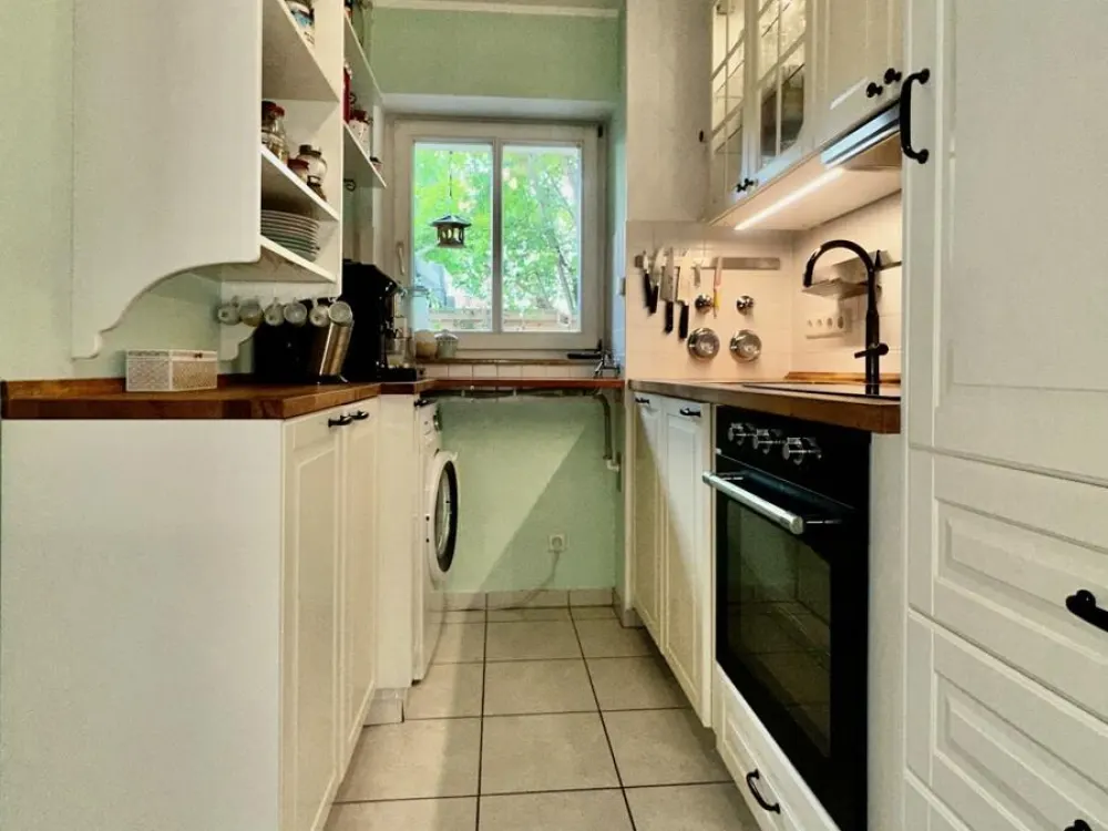 Tolle 2 Zimmer-Wohnung mit Einbauküche mitten in Striesen!