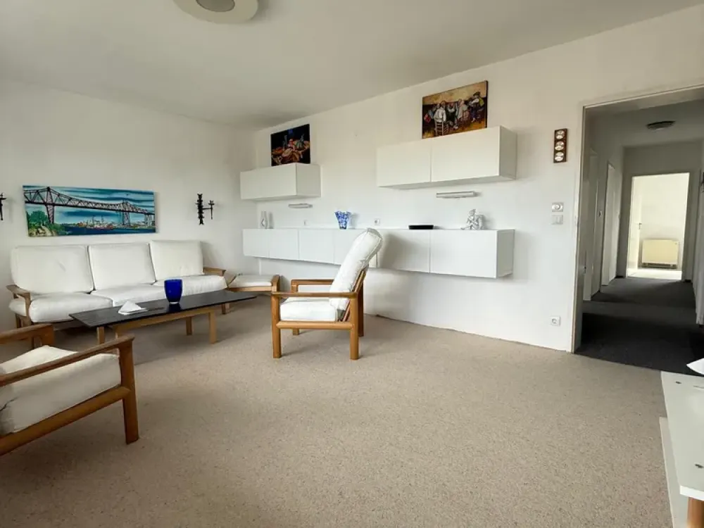Helle 4-Zimmer-Wohnung mit Balkon in Erlangen-Büchenbach