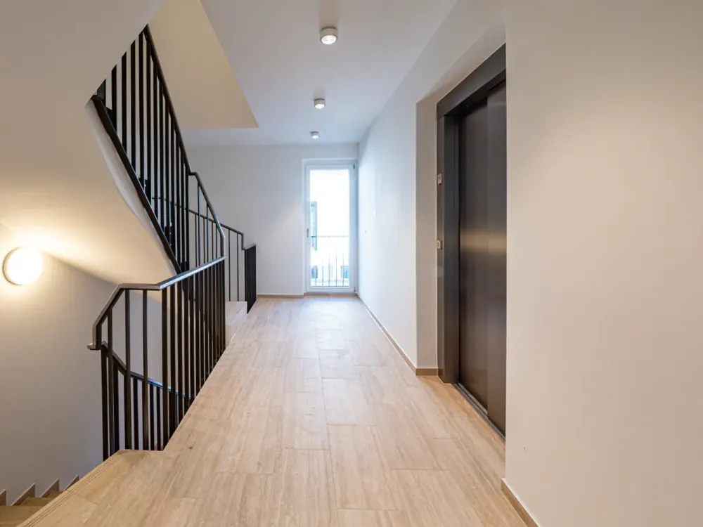 More Space for Two: 87 m², Large Balcony & Built-in Kitchen in Waldtrudering