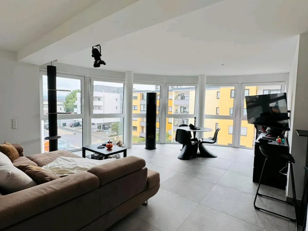 Helle Zweizimmerwohnung mit Balkon in Homburg/Saar