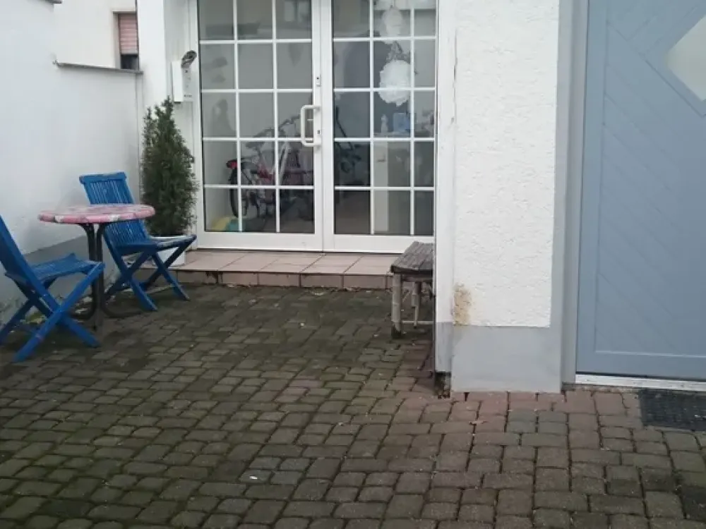 Spacious 3-Room Apartment with Roof Terrace