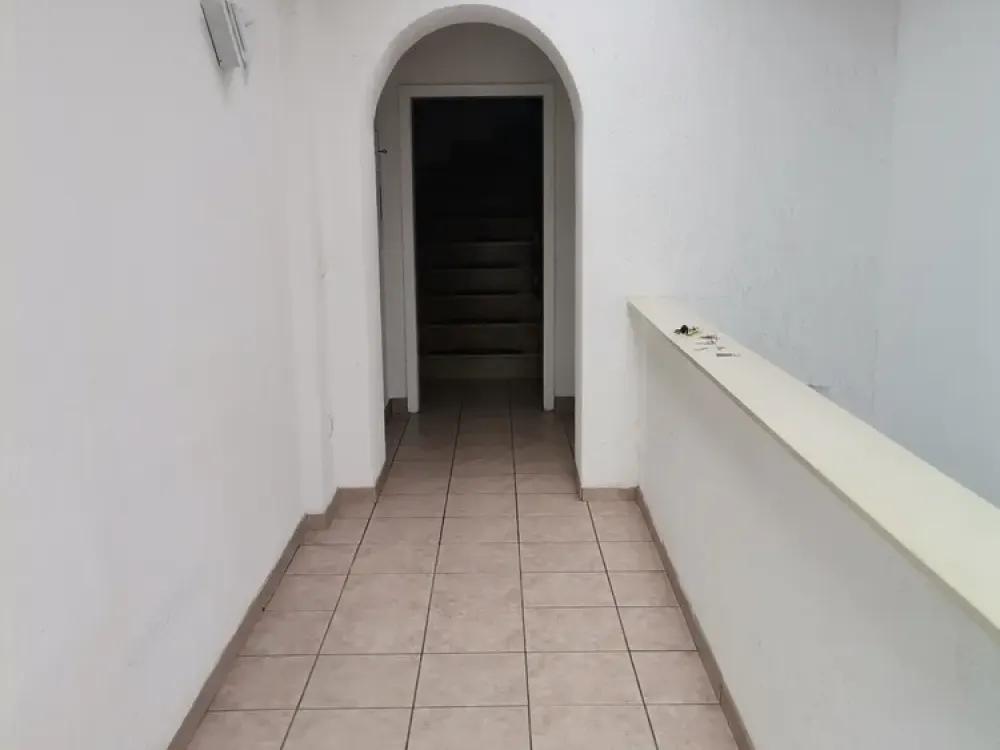 Spacious 3-Room Apartment with Roof Terrace