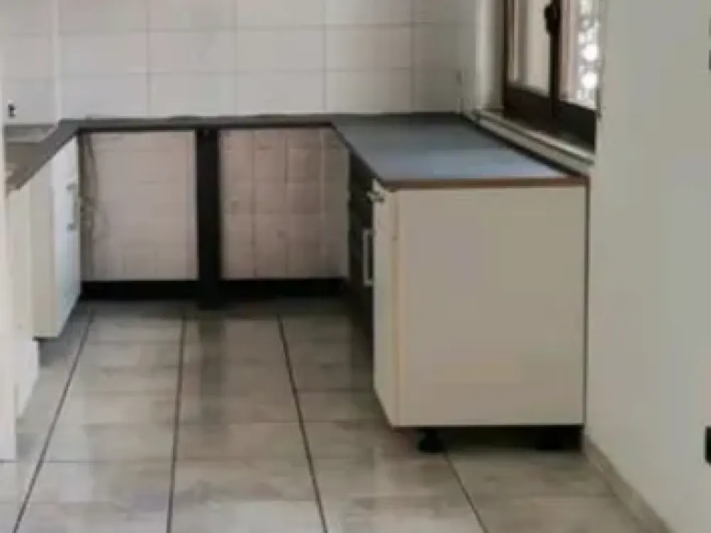 Spacious 3-Room Apartment with Roof Terrace