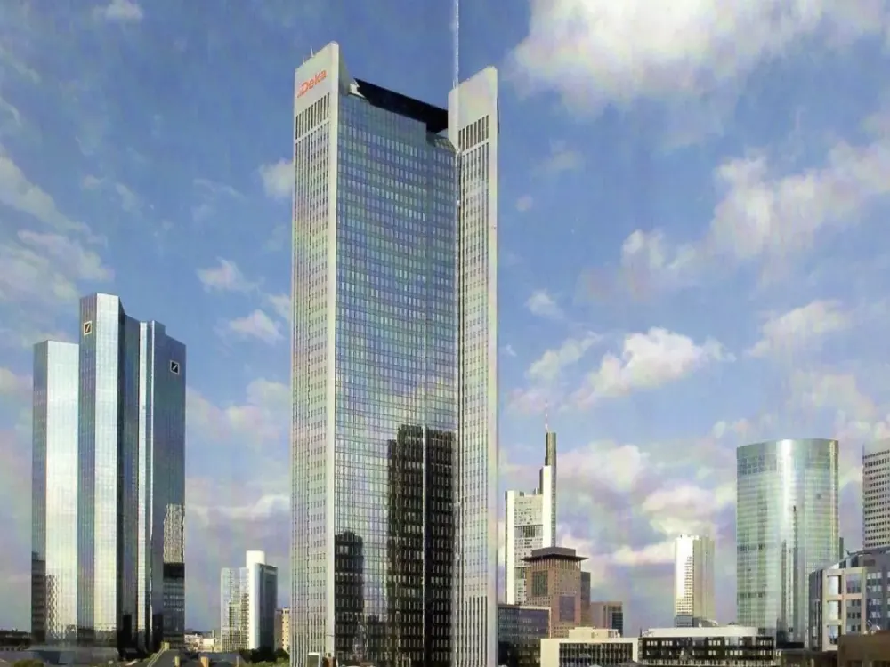 Riuhige, Zentrale Wohnung mit Skyline Blick