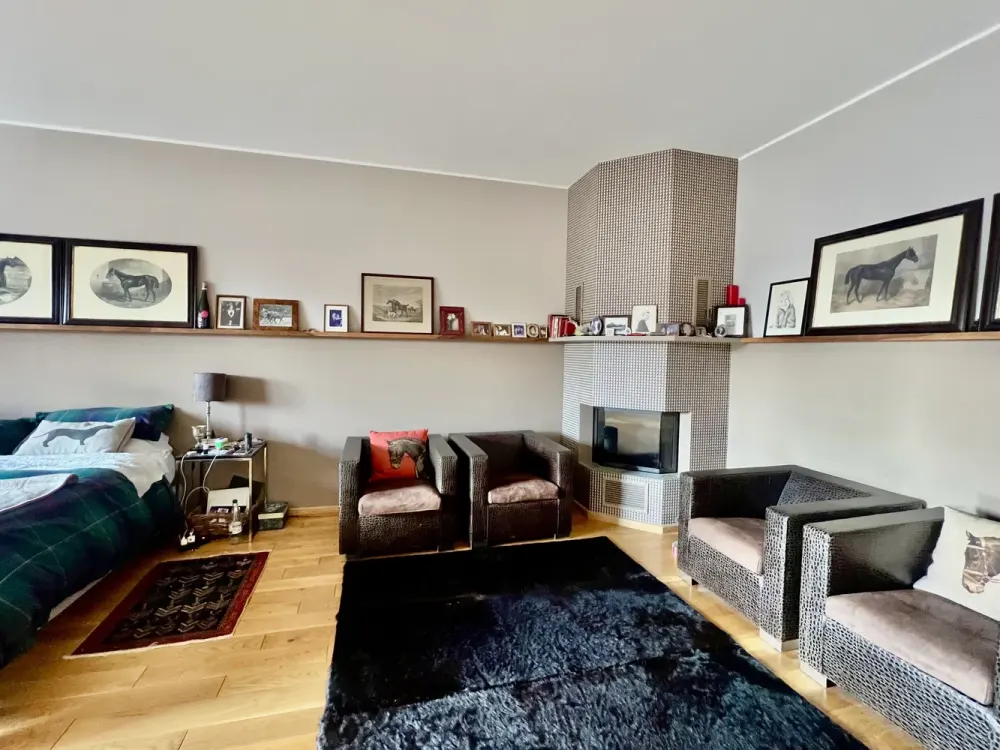 Riuhige, Zentrale Wohnung mit Skyline Blick