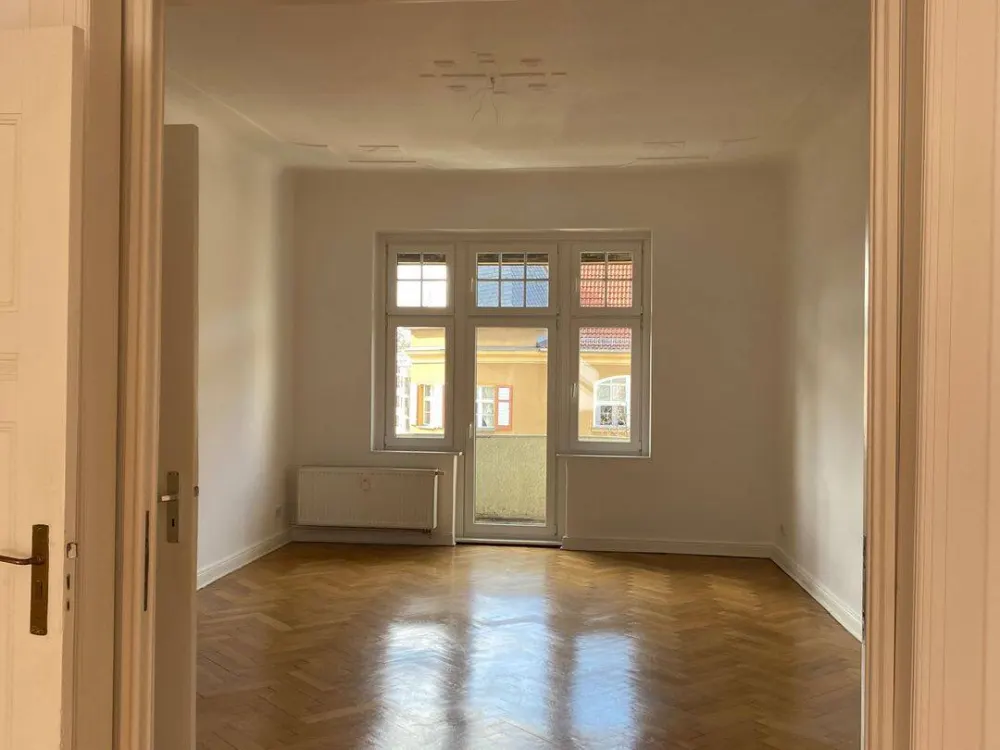 Wunderschöne helle 4 Zimmer Whng. mit 2 Balkonen