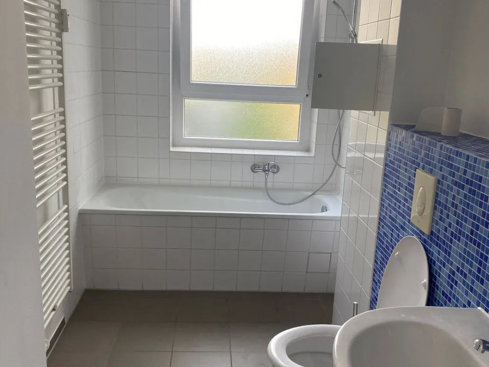 Wunderschöne helle 4 Zimmer Whng. mit 2 Balkonen