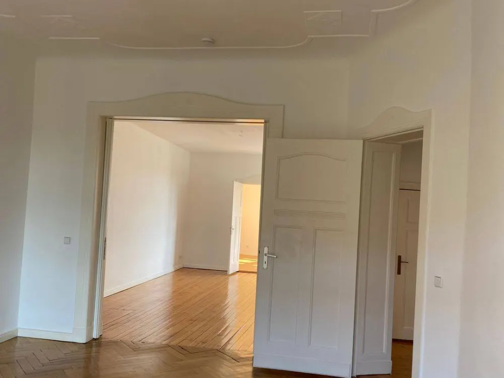 Wunderschöne helle 4 Zimmer Whng. mit 2 Balkonen