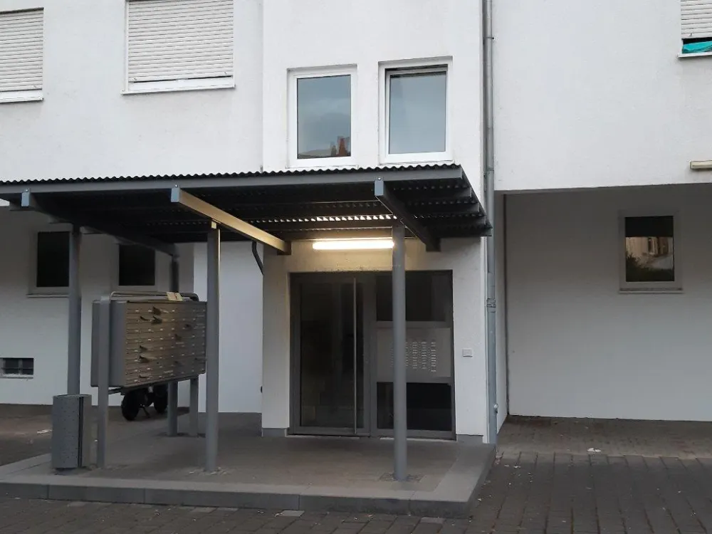 Renting 1-room apartment near the university and the city center