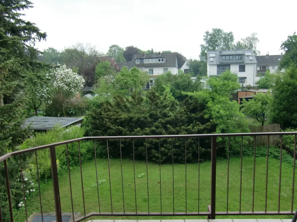 Schöne 1 Zi.-WHG mit Balkon und sep. Küche mit EBK in gepflegtem MFH in Ratingen Süd