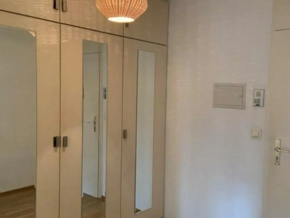 Teilmöblierte 1-Zi.-Wohnung mit Balkon u. EBK ab 01.10.2026