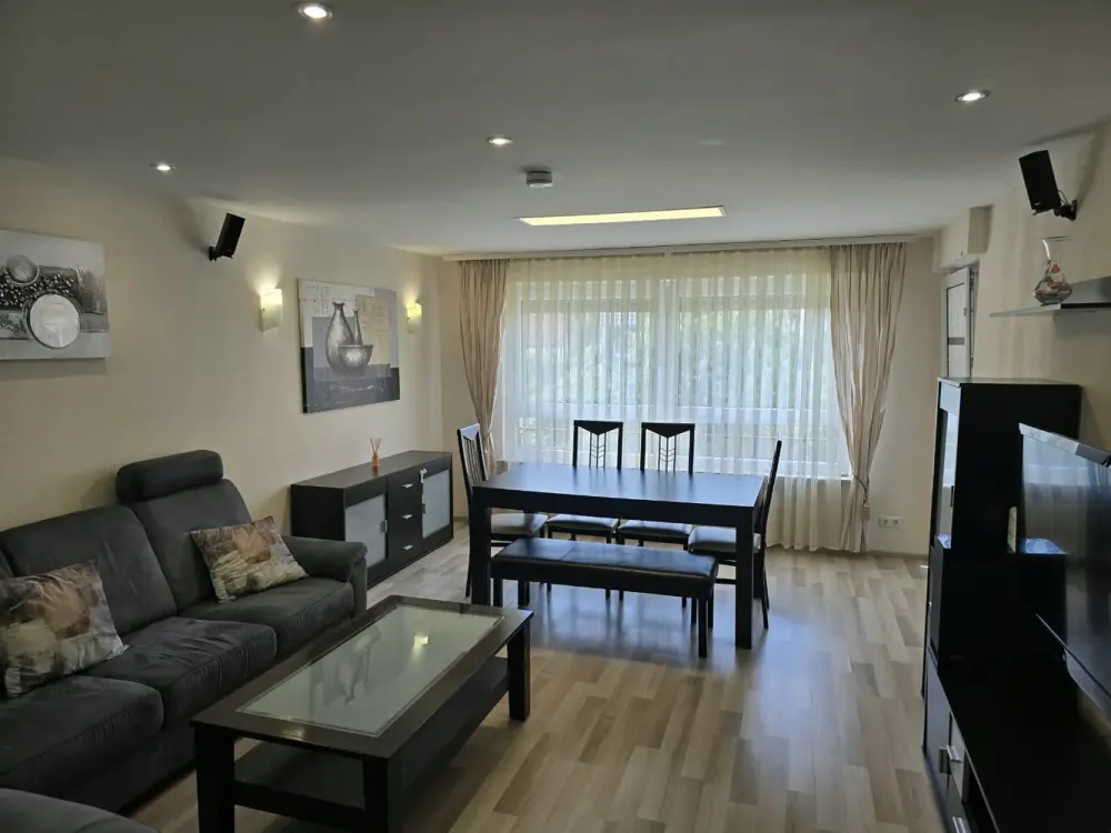 Stilvoll modernisiert: Möblierte 4-Zimmer-Wohnung in Kornwestheim