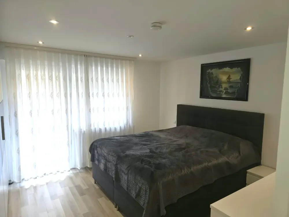 Stilvoll modernisiert: Möblierte 4-Zimmer-Wohnung in Kornwestheim