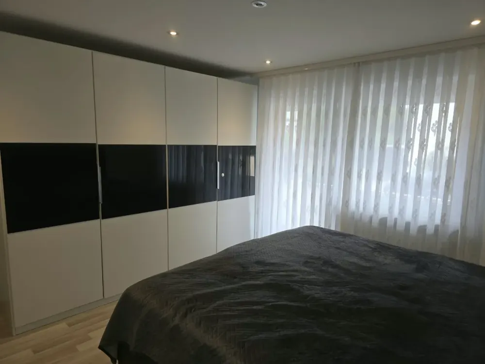 Stilvoll modernisiert: Möblierte 4-Zimmer-Wohnung in Kornwestheim