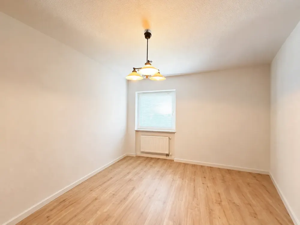 90 m² zum Wohlfühlen, Gut geschnittene 4-Zimmer-Wohnung mit Balkon