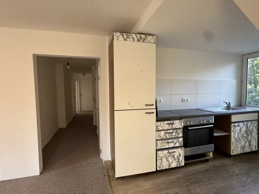 Dachgeschosswohnung in ruhiger, grüner Lage