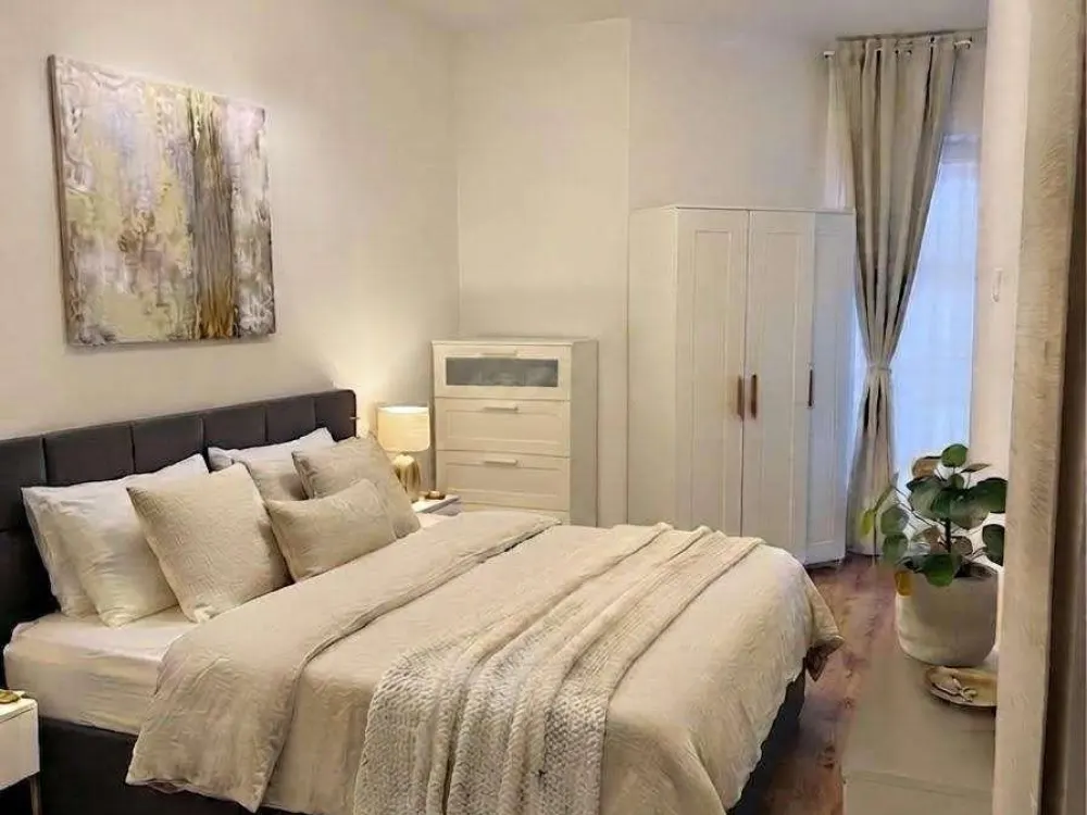 Penthouse-Loft mit Dachterrasse + Furnished + Voll Möbliert