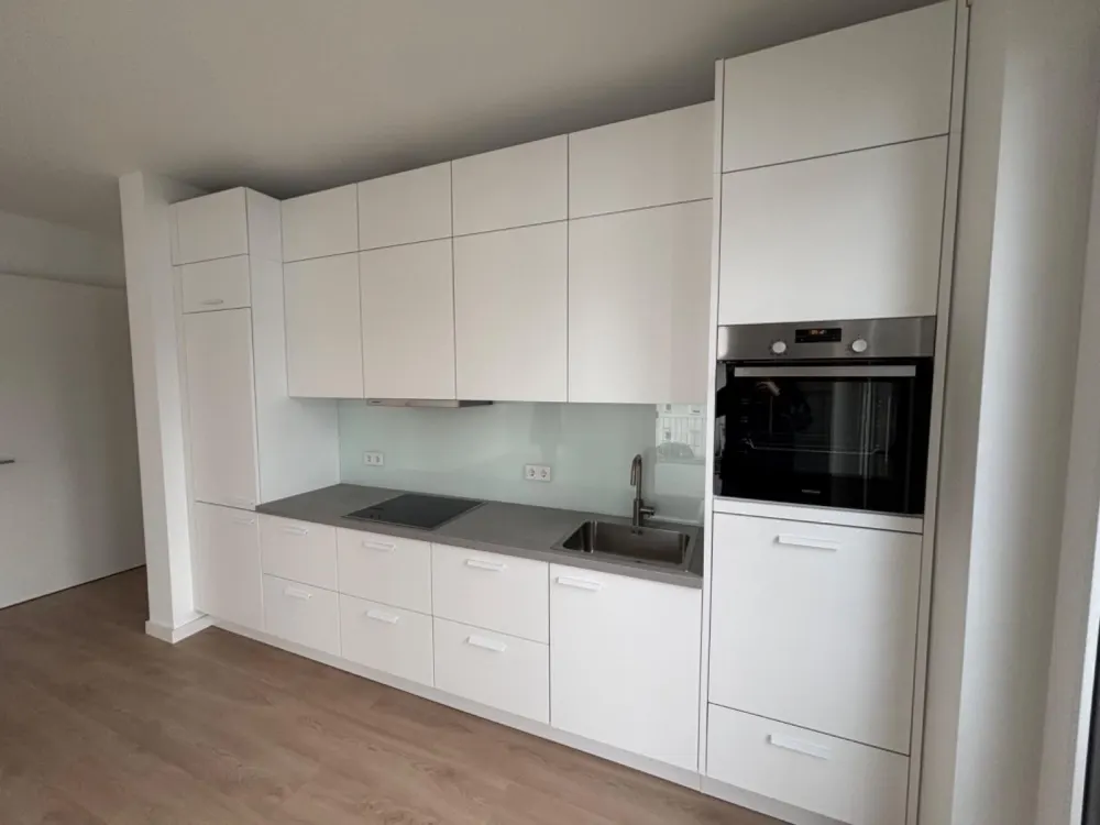 Moderne 3-Raum-Wohnung mit Loggia und Tiefgarage, inkl. EBK