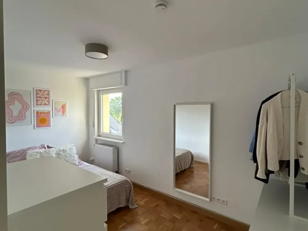 Mehrere moderne WG-Zimmer mit großzügiger Dachterrasse im Stuttgarter Osten