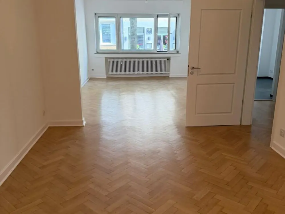 Erstbezug nach hochwertiger Renovierung in Düsseldorf: 3-Zi.-Wohnung mit Terrasse & En-Suite-Bad