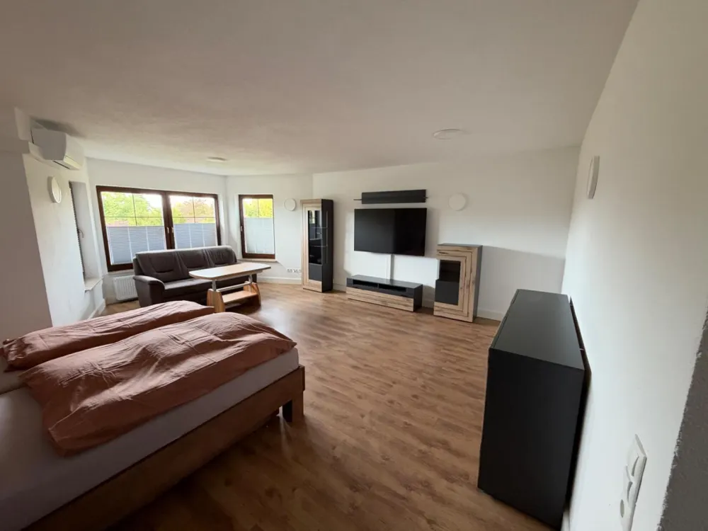 Commuter Apartment Air Conditioning All Inclusive Rental