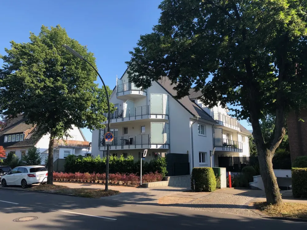 Modernes Wohnen in Sasel: 3-Zimmer-Wohnung mit großer Terrasse, teilweise überdacht