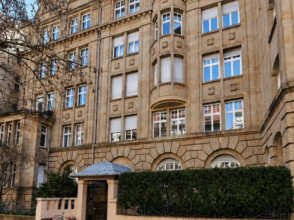 Über den Dächern von Stuttgart-West, helle 3,5-Zimmer-DG-Wohnung mit neuem Bad