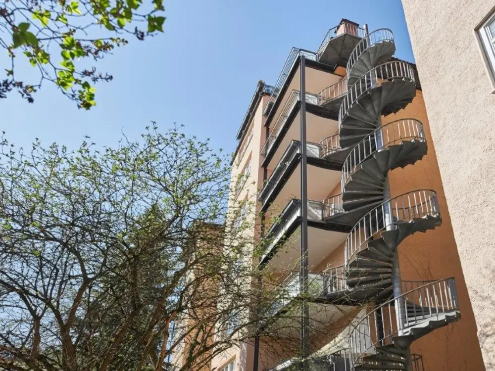 Über den Dächern von Stuttgart-West, helle 3,5-Zimmer-DG-Wohnung mit neuem Bad