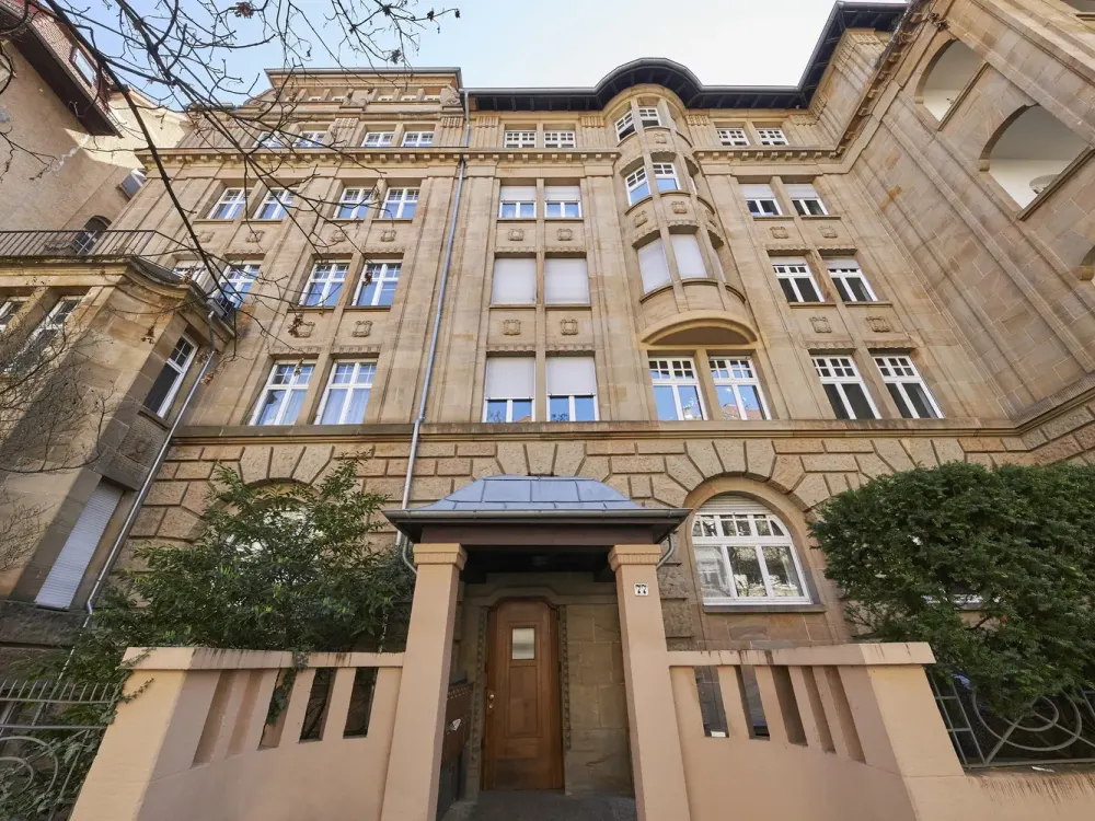 Über den Dächern von Stuttgart-West, helle 3,5-Zimmer-DG-Wohnung mit neuem Bad