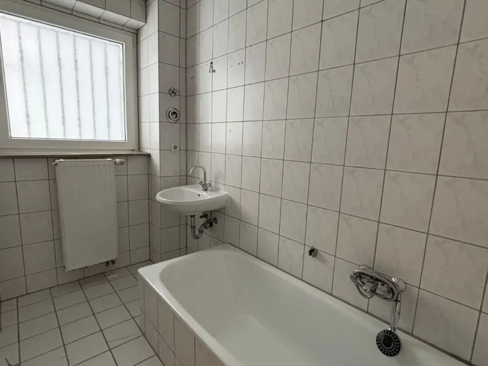3-Zimmer-Wohnung mit Balkon und Tiefgarage!