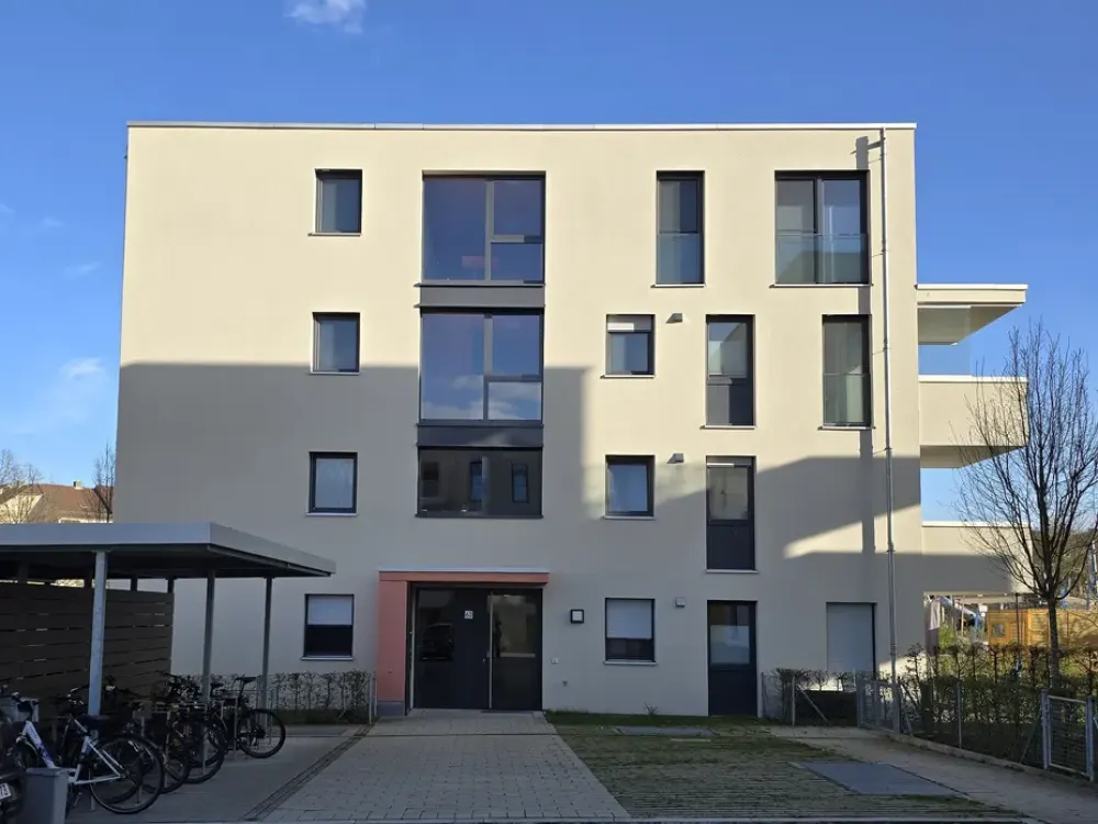 2-Zimmer-Penthouse-Wohnung mit Einbauküche und Dachterrasse in Nürnberg-Langwasser NO