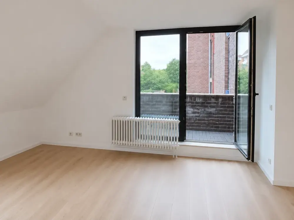 Otto-Hahn-Straße xx, 40591 Düsseldorf