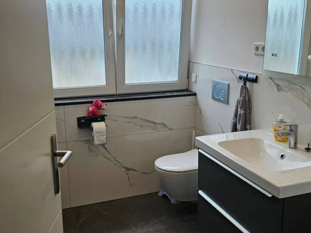 2-Zimmer-Dachgeschoss-Wohnung, Erstbezug nach Sanierung (max. 2 Personen)