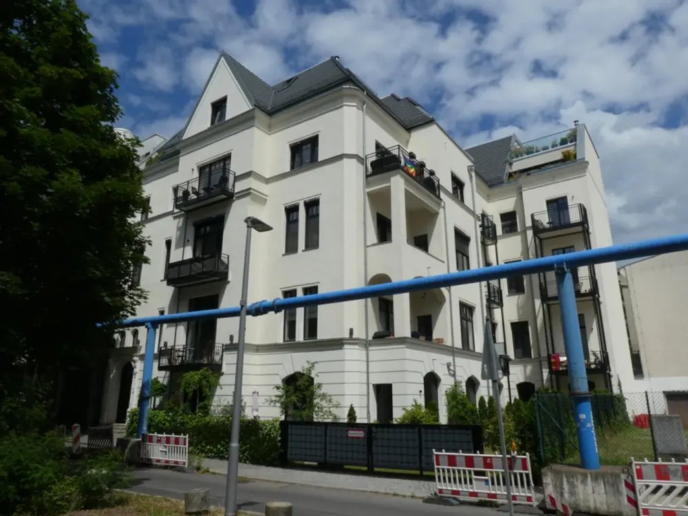 Einziehen und wohlfühlen: Möblierte Parterrewohnung unweit des Potsdamer Platzes!