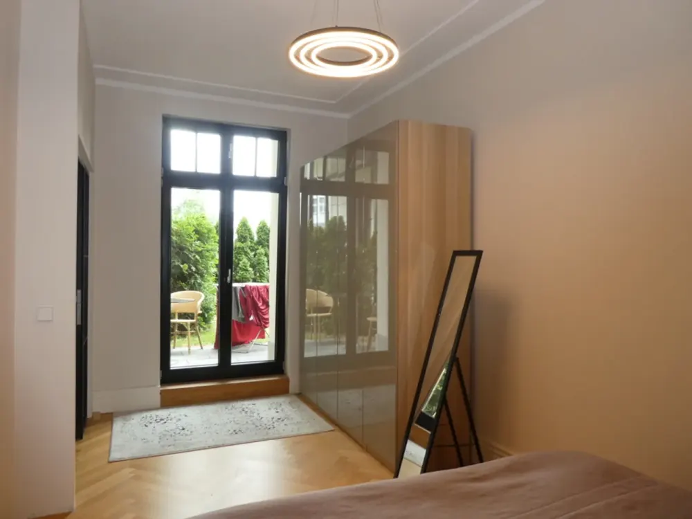 Einziehen und wohlfühlen: Möblierte Parterrewohnung unweit des Potsdamer Platzes!