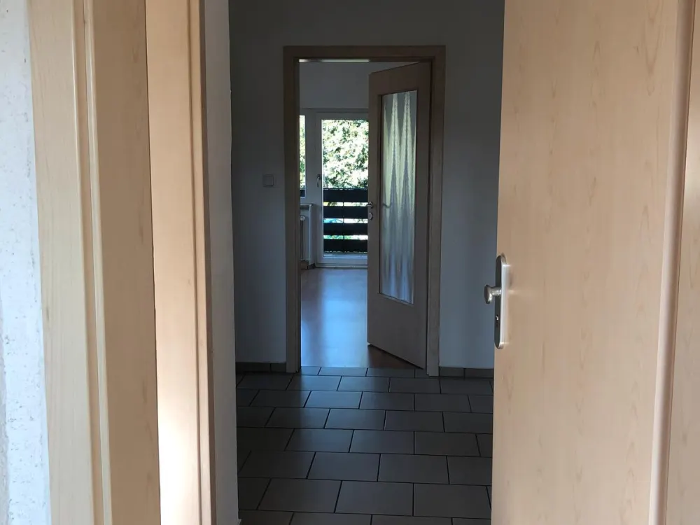 Schöne 3-Zimmer-Wohnung im 1. OG mit Balkon und Blick ins Grüne