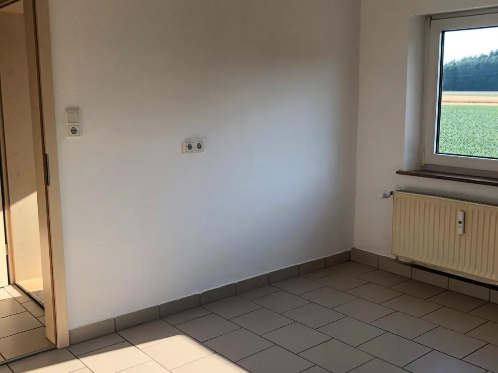 Schöne 3-Zimmer-Wohnung im 1. OG mit Balkon und Blick ins Grüne
