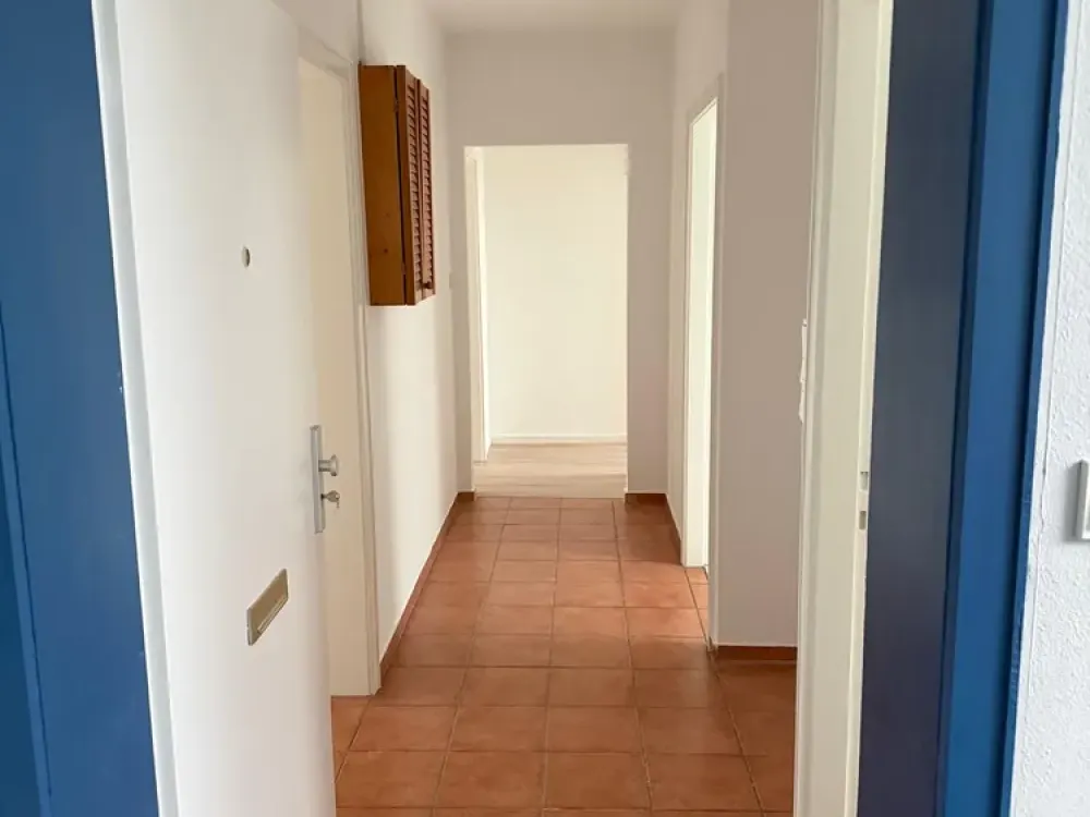 Renovierte 3-Zimmerdachgeschosswohnung OHNE BALKON!