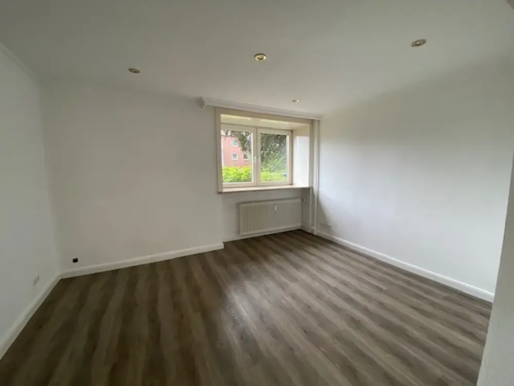 Beautiful 5-room rental apartment with 2 bathrooms, fitted kitchen and garden