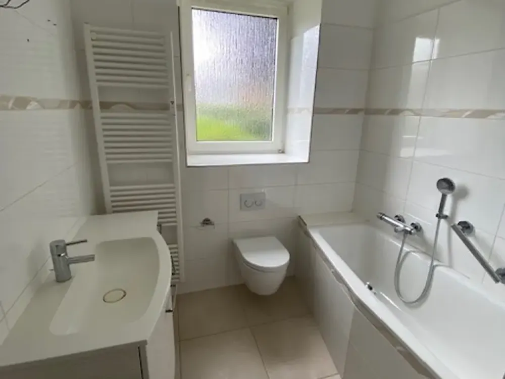 Beautiful 5-room rental apartment with 2 bathrooms, fitted kitchen and garden